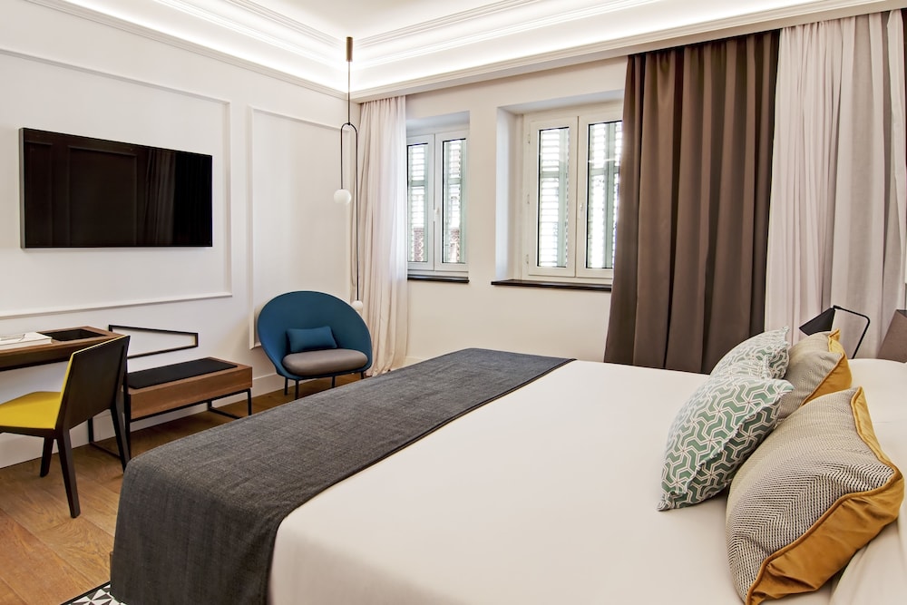 Hotel One Shot Reina Victoria 18/50