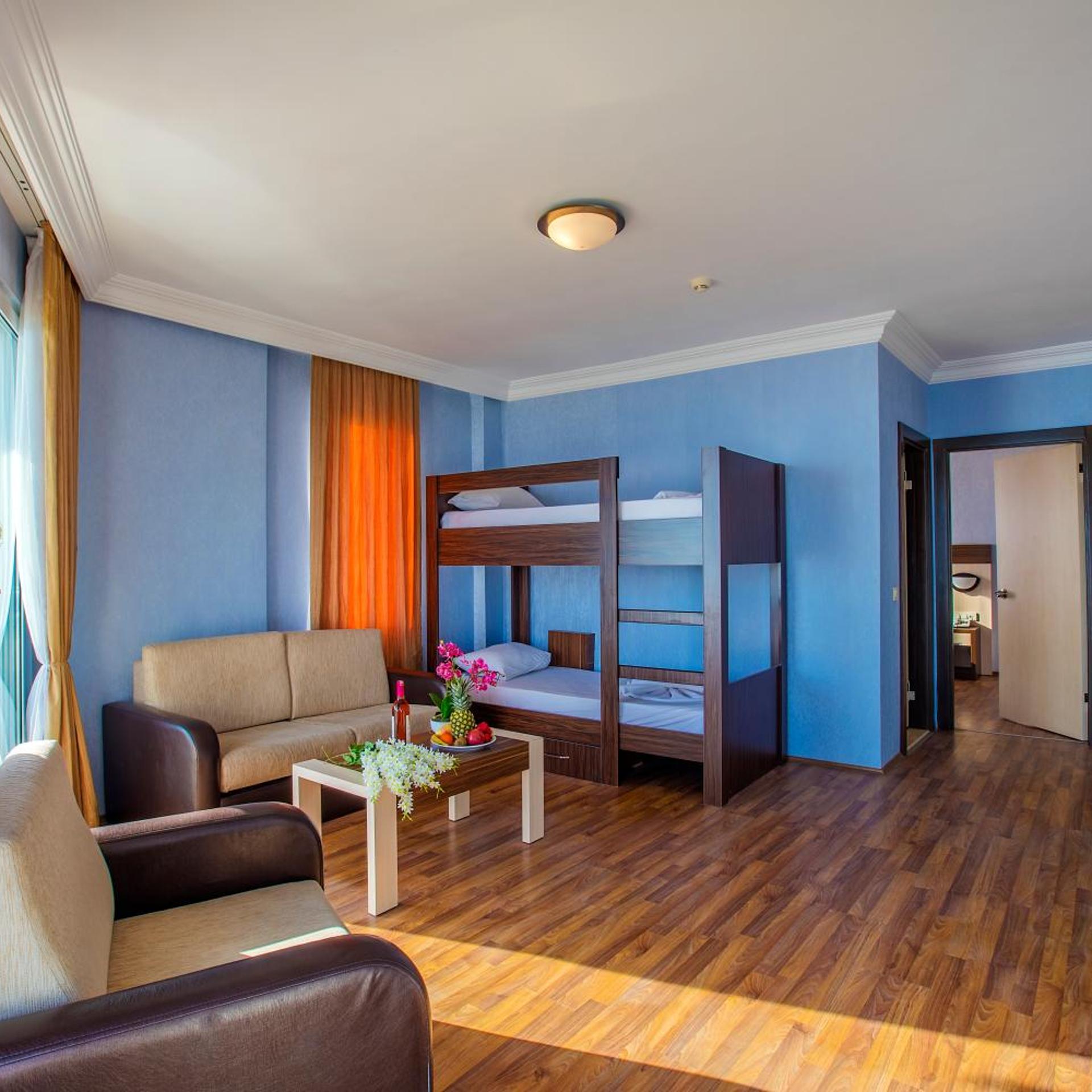 FAMILY SUITE ROOM