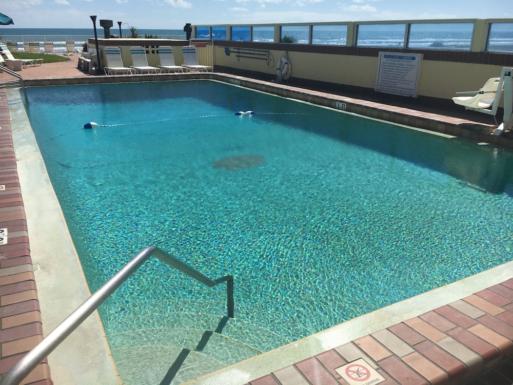 Sea Shells Beach Club 33/67