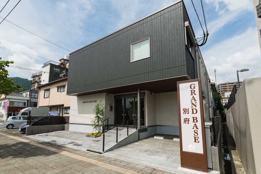 Grand Base Beppu 2/35