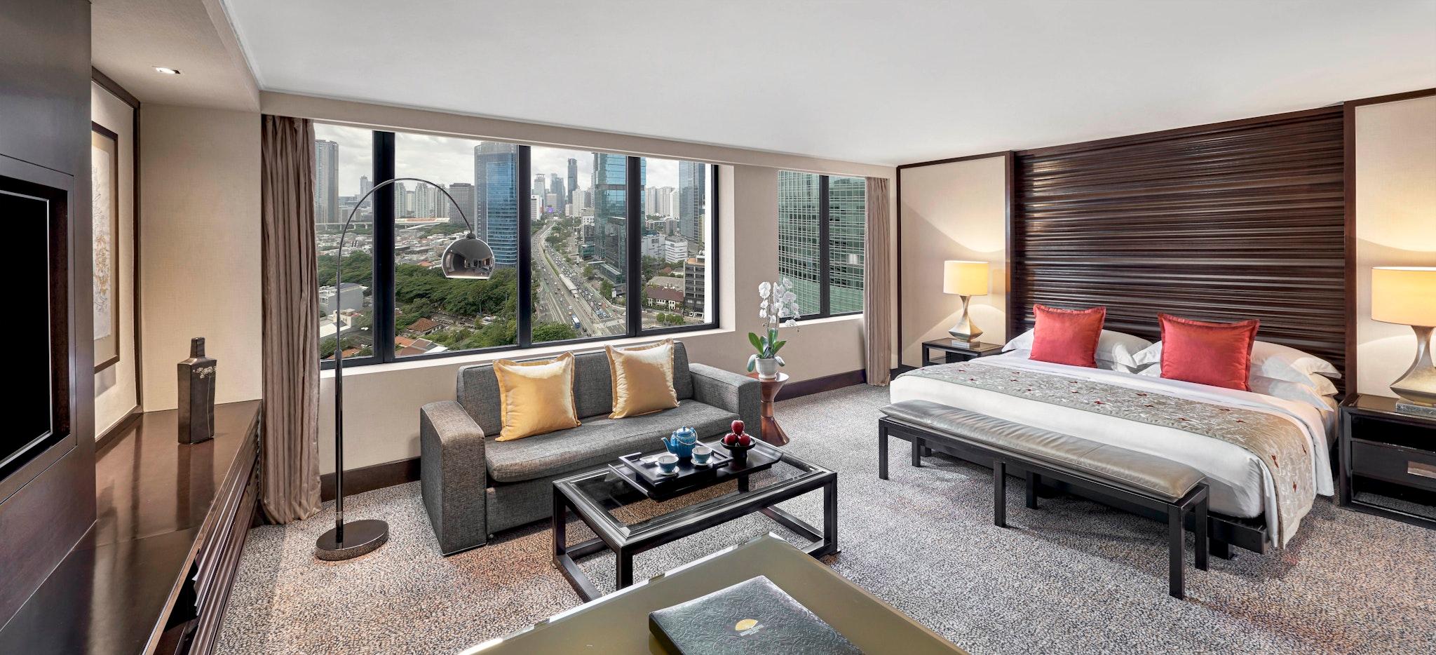 Suite, Double Bed, Statue or Statue View