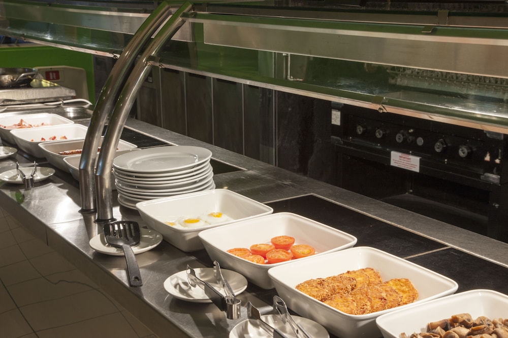 Holiday Inn Rochester Chatham an IHG Hotel 53/79