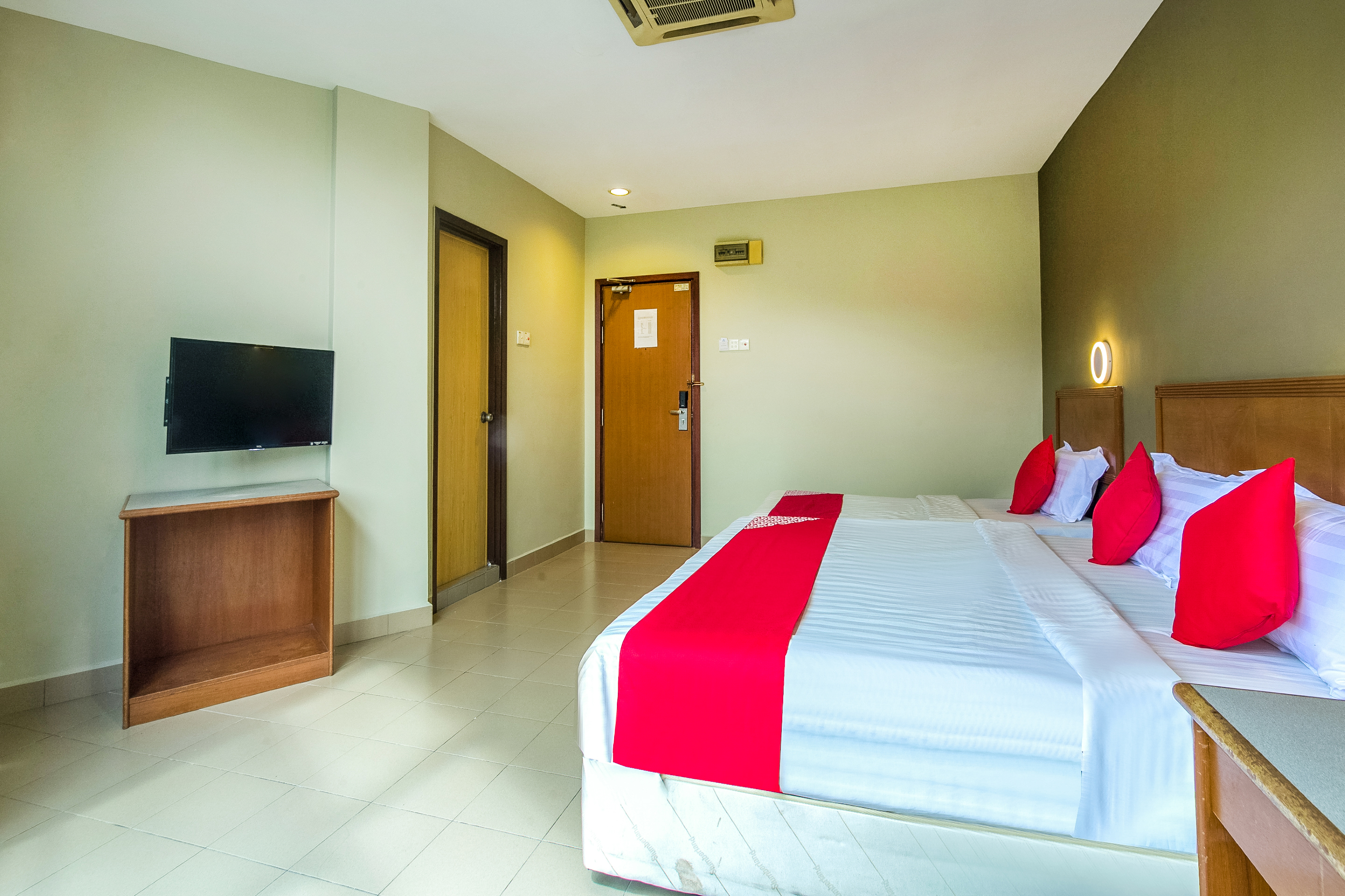 Super OYO 828 Comfort Hotel Shah Alam 3/28