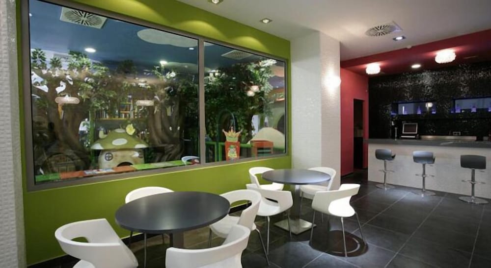 Hotel Bs Capitulaciones 20/28