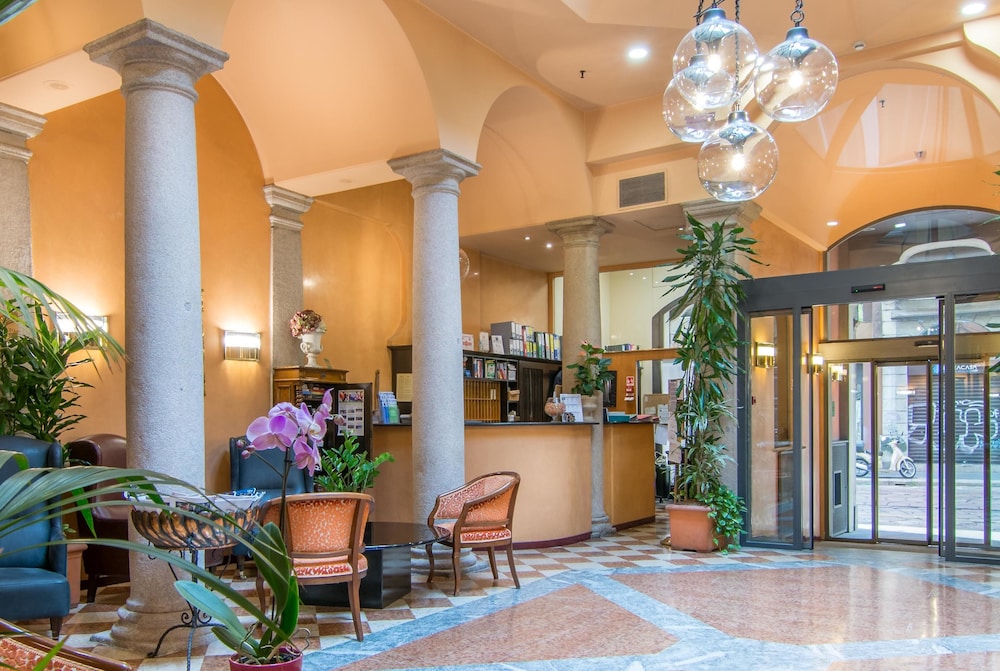 Lobby at Hotel Regina Milano, MILAN