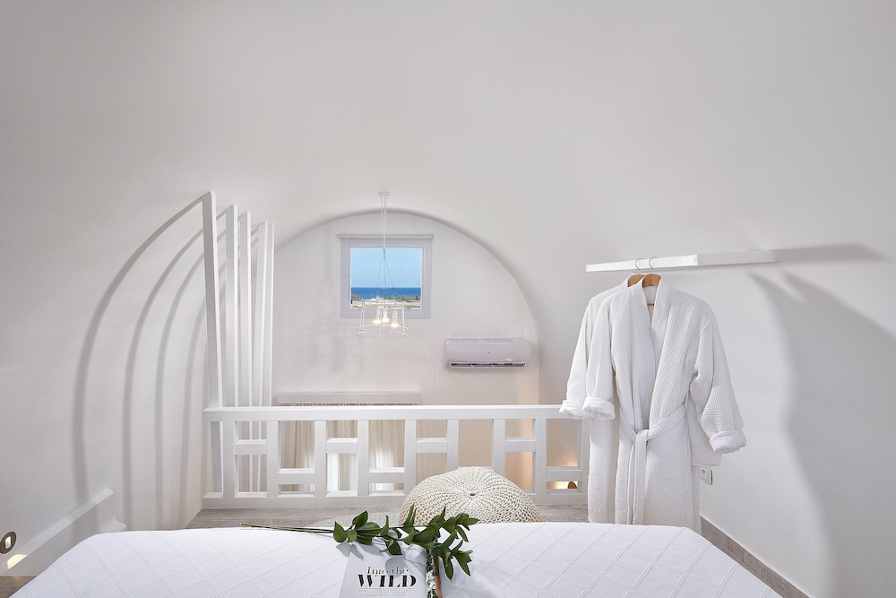 Grand, Maisonette, King Bed, Sea View, Outdoor Jetted Tub