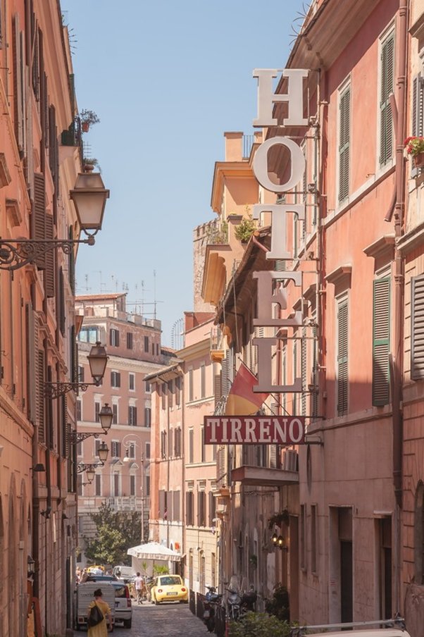 Tirreno Hotel 63/70