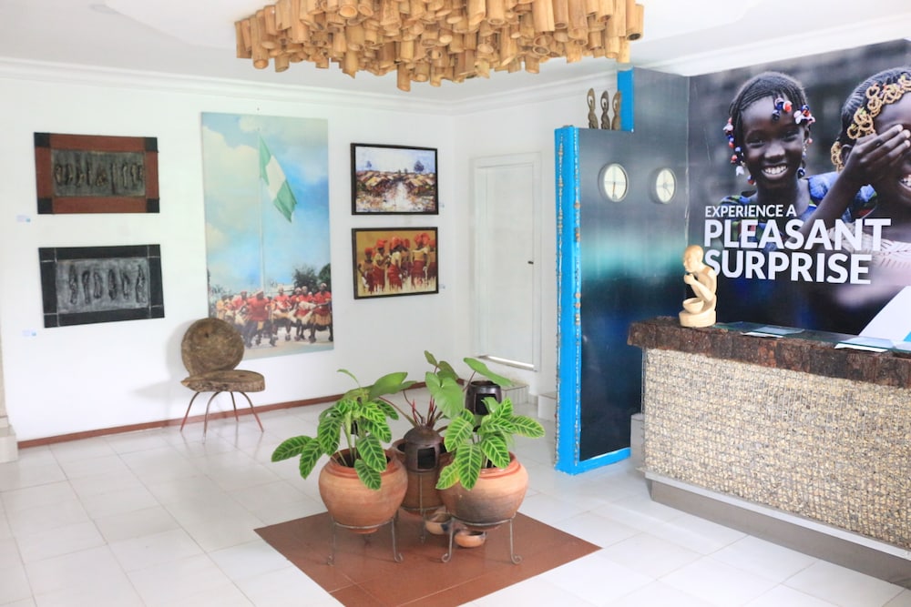 Naturemark Gallery And Guest House 5/14