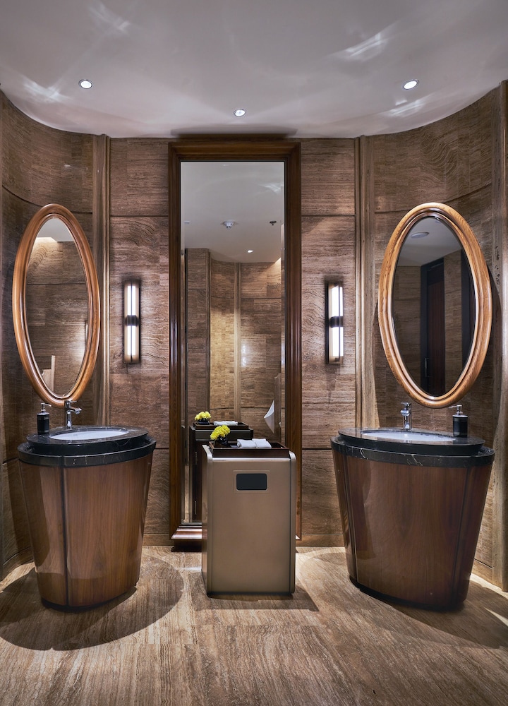 The Den Bengaluru, LXR Hotels & Resorts 7/50
