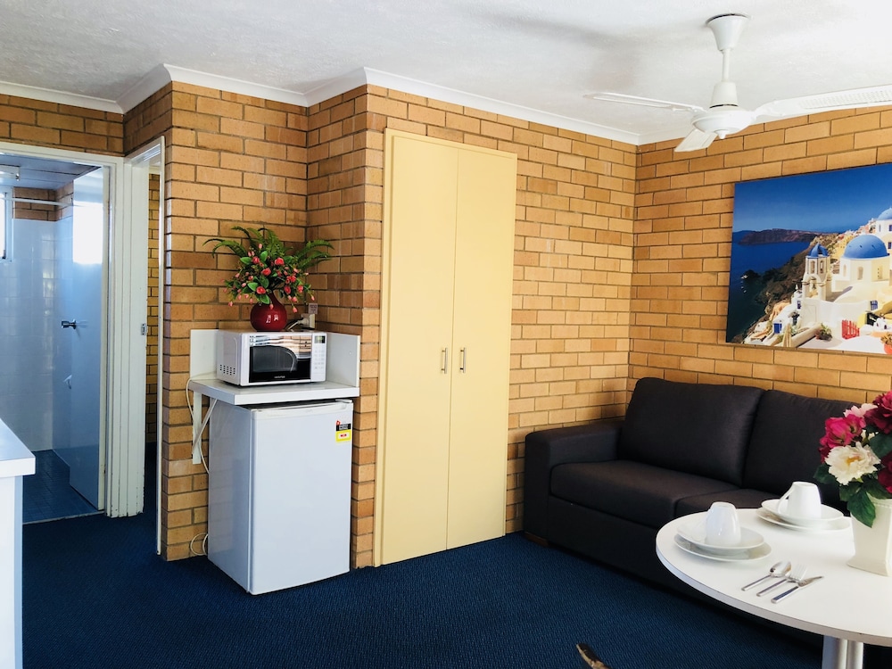 Bosuns Inn Motel 22/26