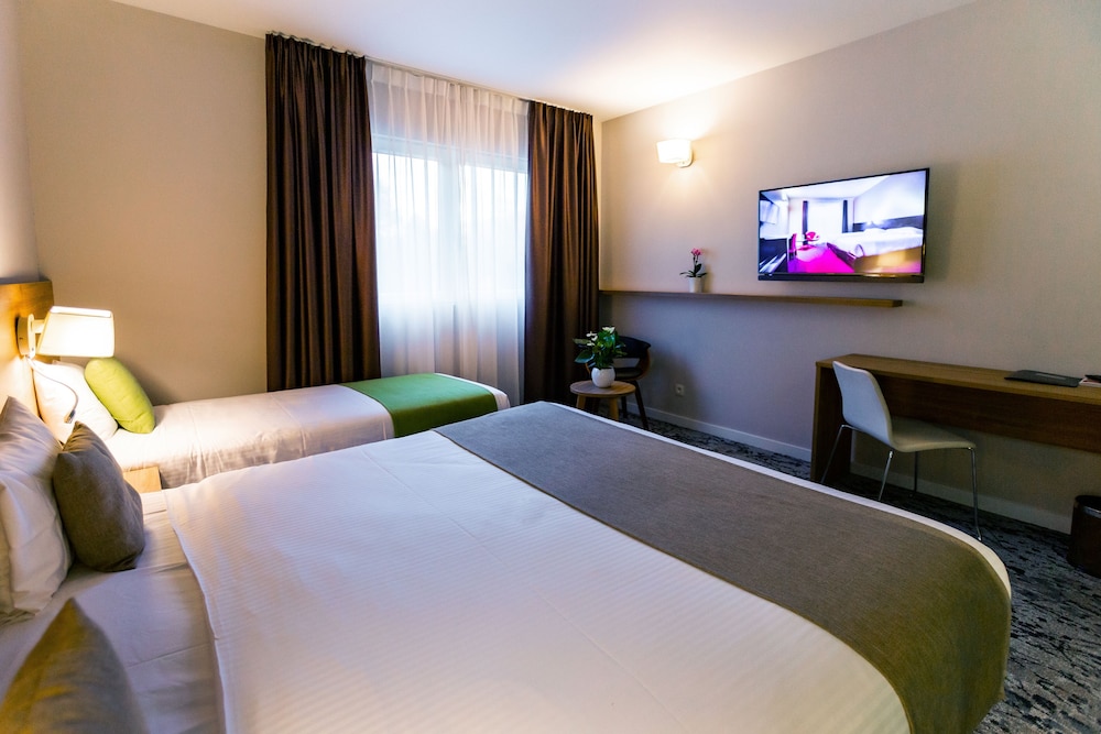 Utopia Hotel 14/69