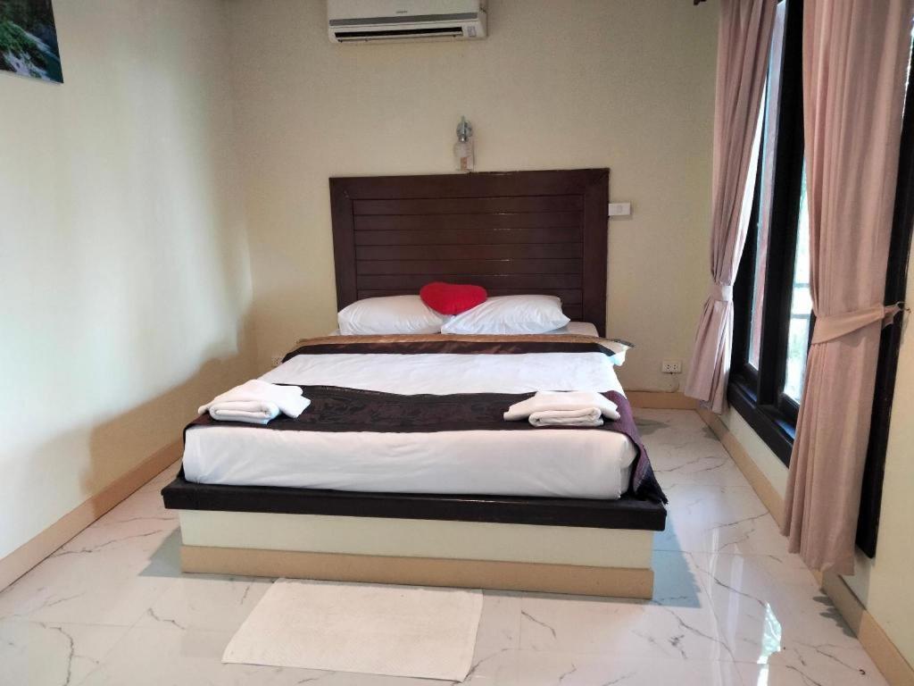 Thaton Hill Resort 7/32