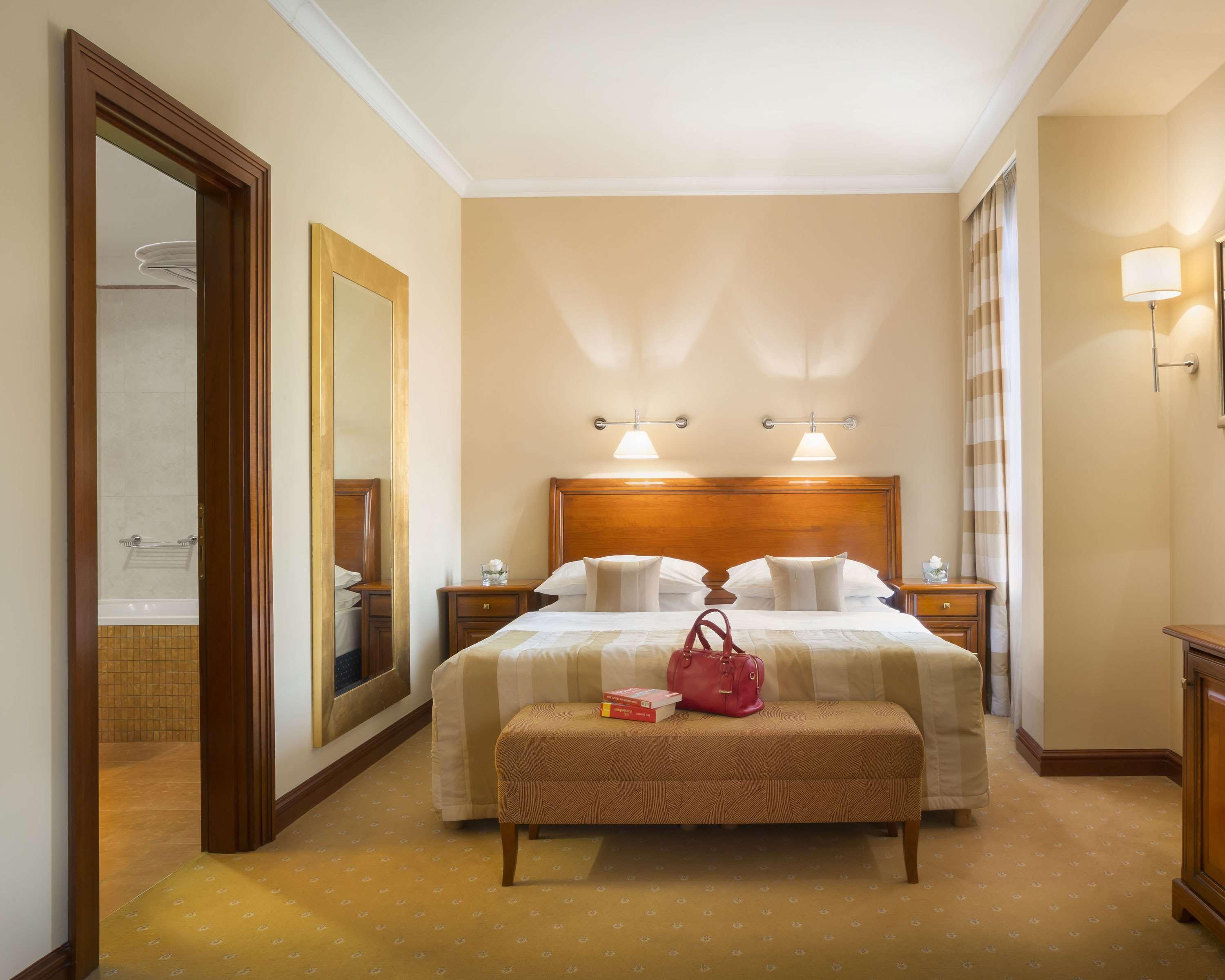 Deluxe, Executive, King Bed, Sofa