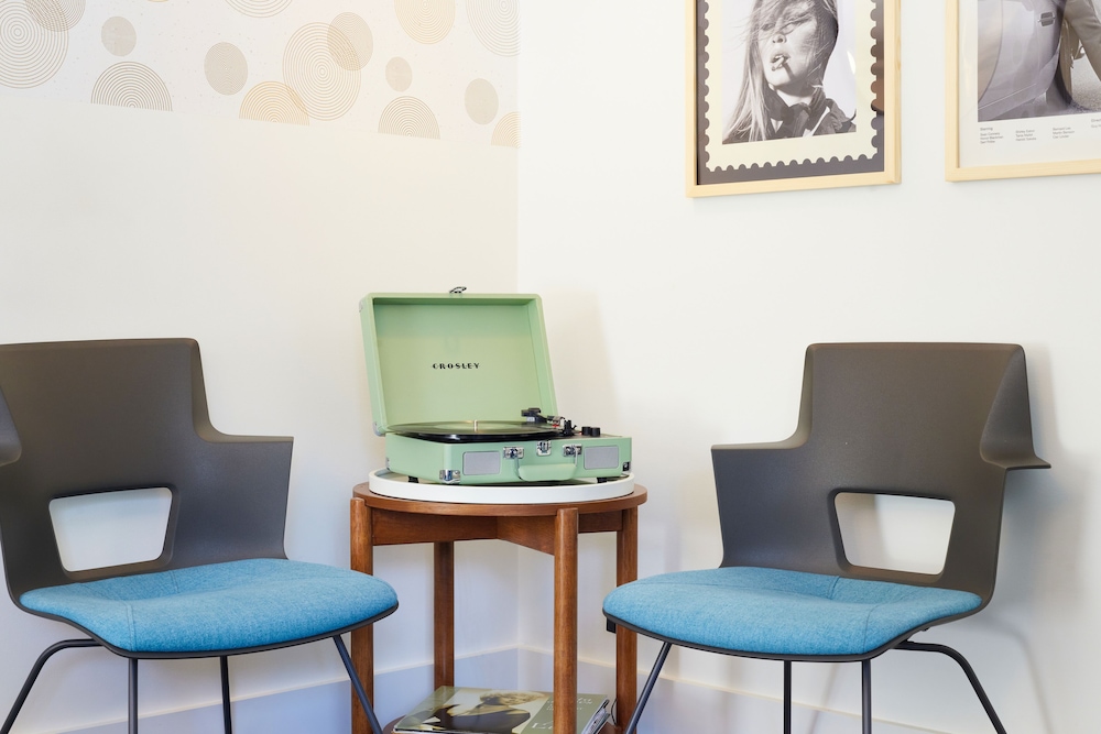 Little Mod Hotel 29/38