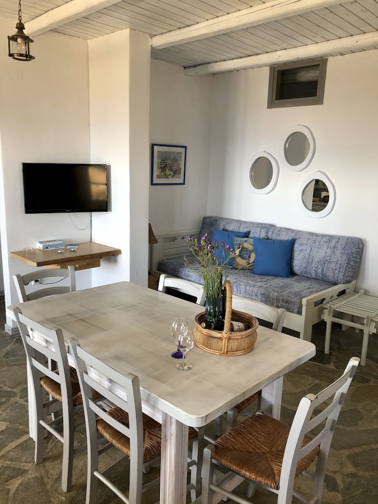 The Traditional Stone Villa 24/50