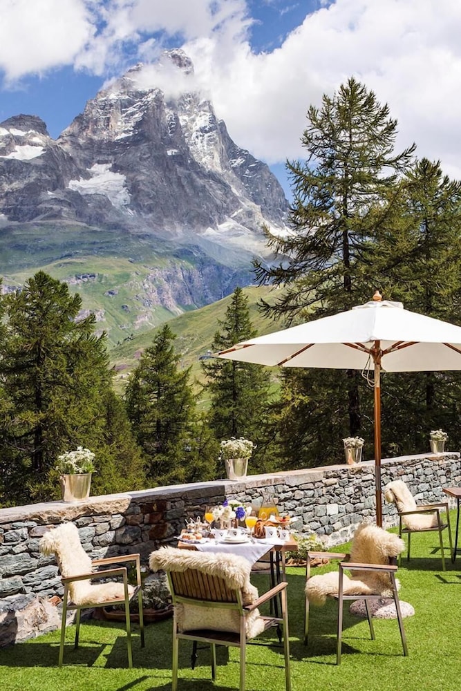 Saint Hubertus Resort 45/50