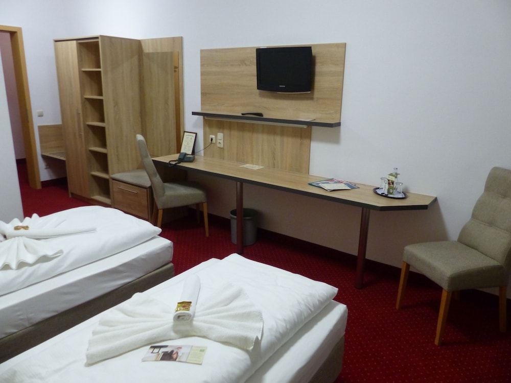 Hotel 3 Linden 15/45