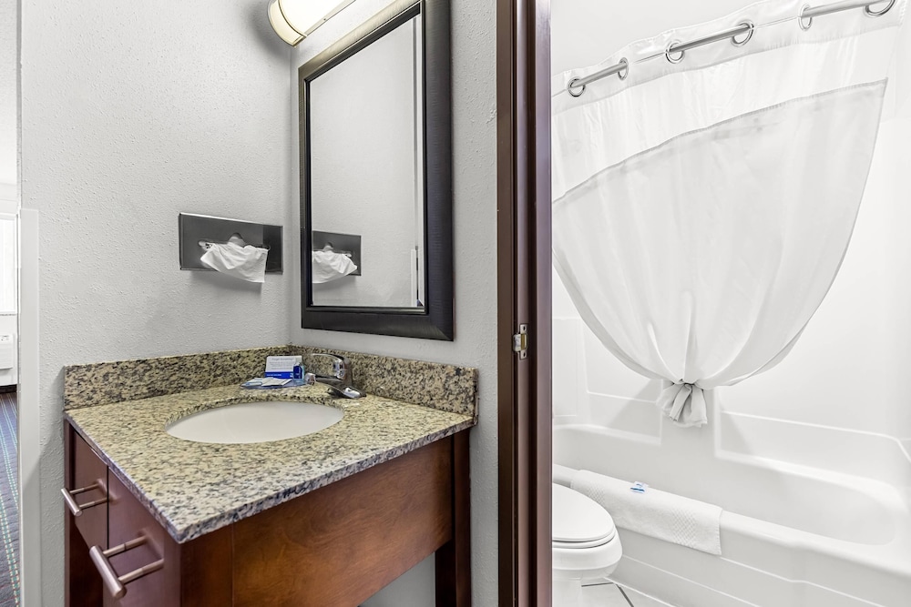 غرفة بسريرين كوين، Rodeway Inn Rapid City SD 7/8