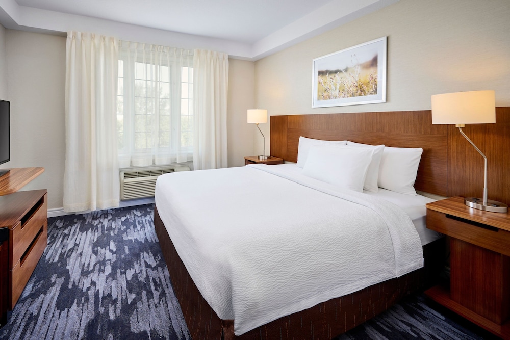 Room at Fairfield Inn And Suites Ottawa Kanata, OTTAWA - ONTARIO