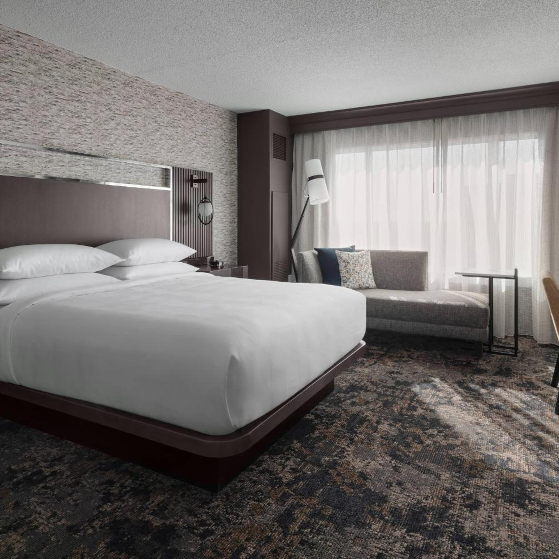 غرفة بسرير كينج بحوض استحمام لذوي الإعاقة، Bridgewater Marriott 2/6