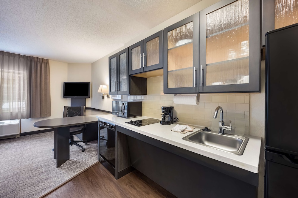 Studio, Suite, Queen Bed, Accessible, Sonesta Simply Suites Parsippany Morris Plains 8/8