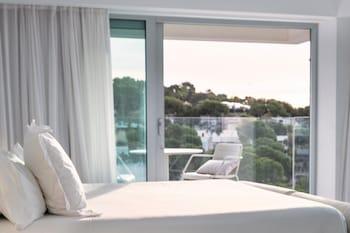 Junior Suite, Panoramic Sea View, Balcony, The Donna Portals 3/3