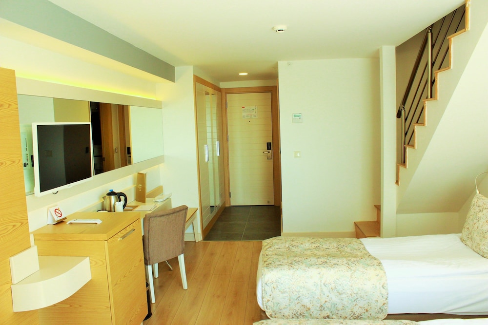 Glamour Resort Spa 28/70
