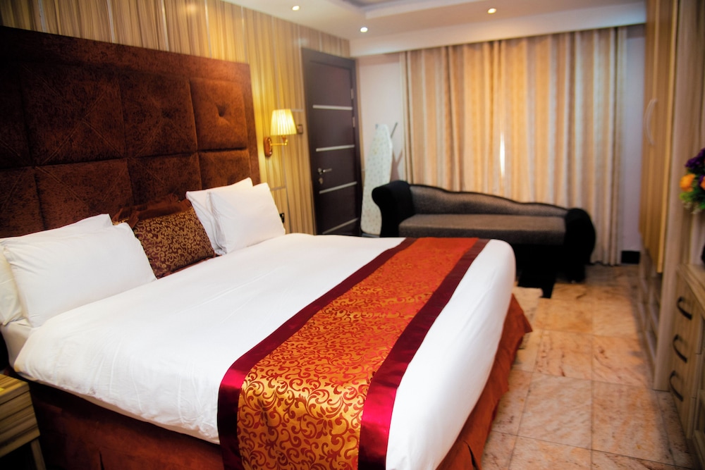 GOLDEN TULIP PORT HARCOURT 26/81