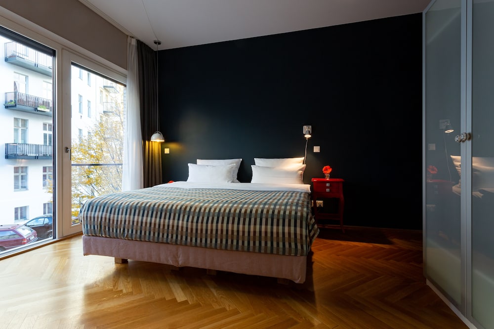 The Circus Apartments 13/86