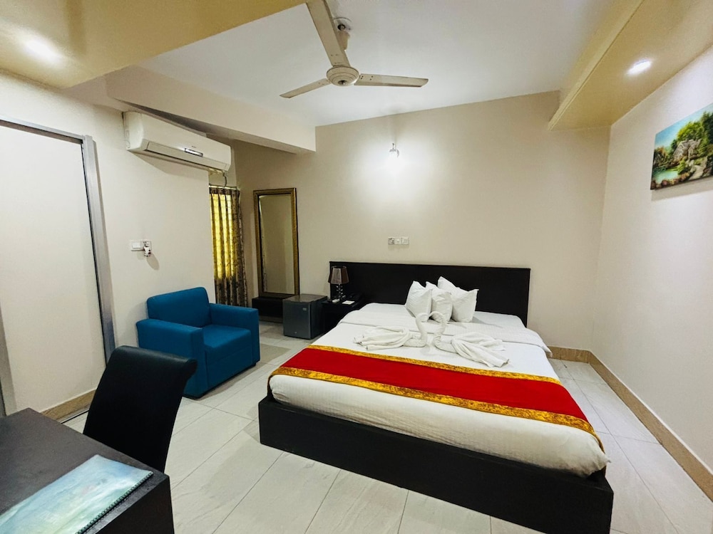 DELUXE, DOUBLE BED