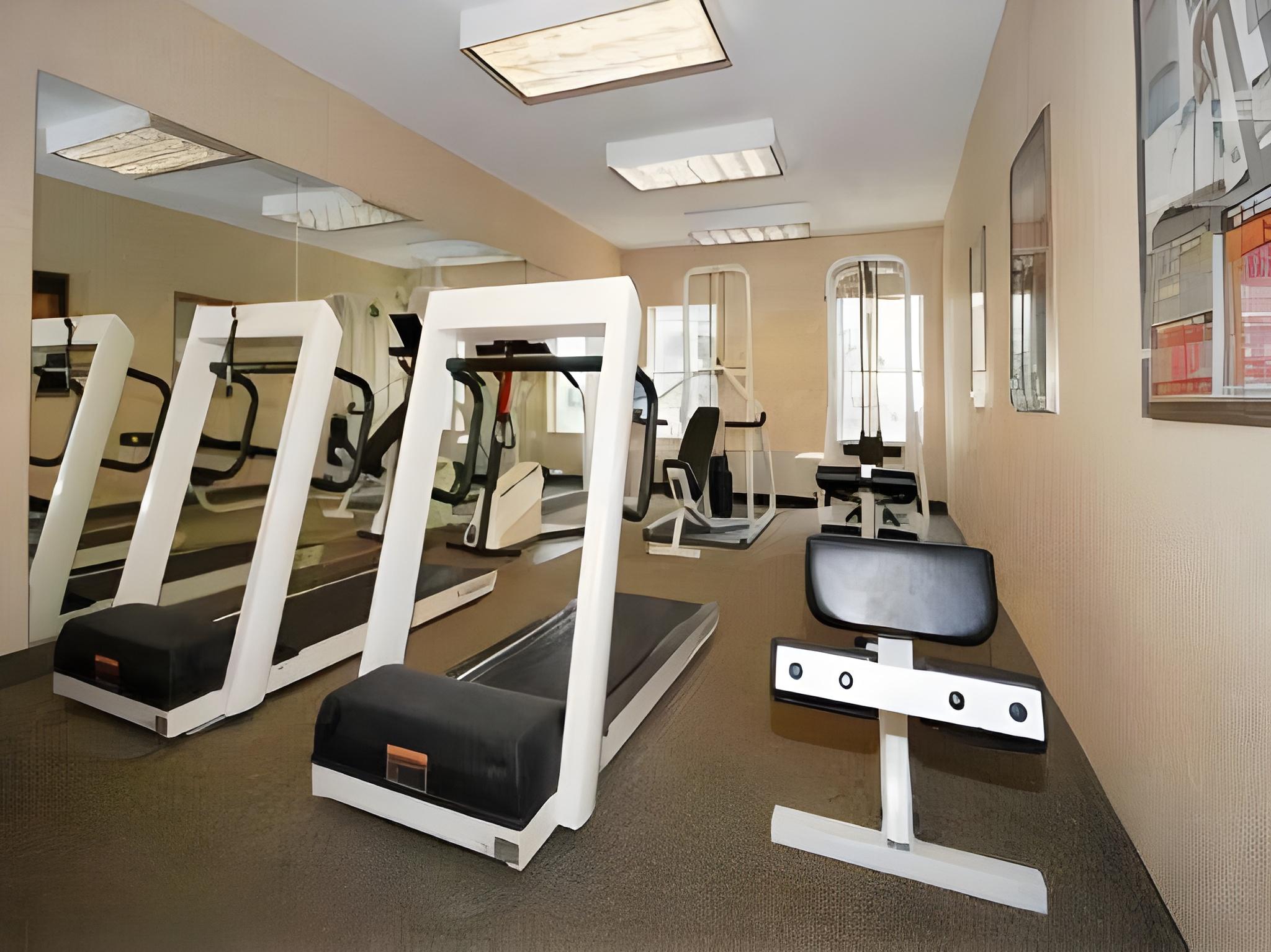 Hampton Inn by Hilton Chelsea 11/21