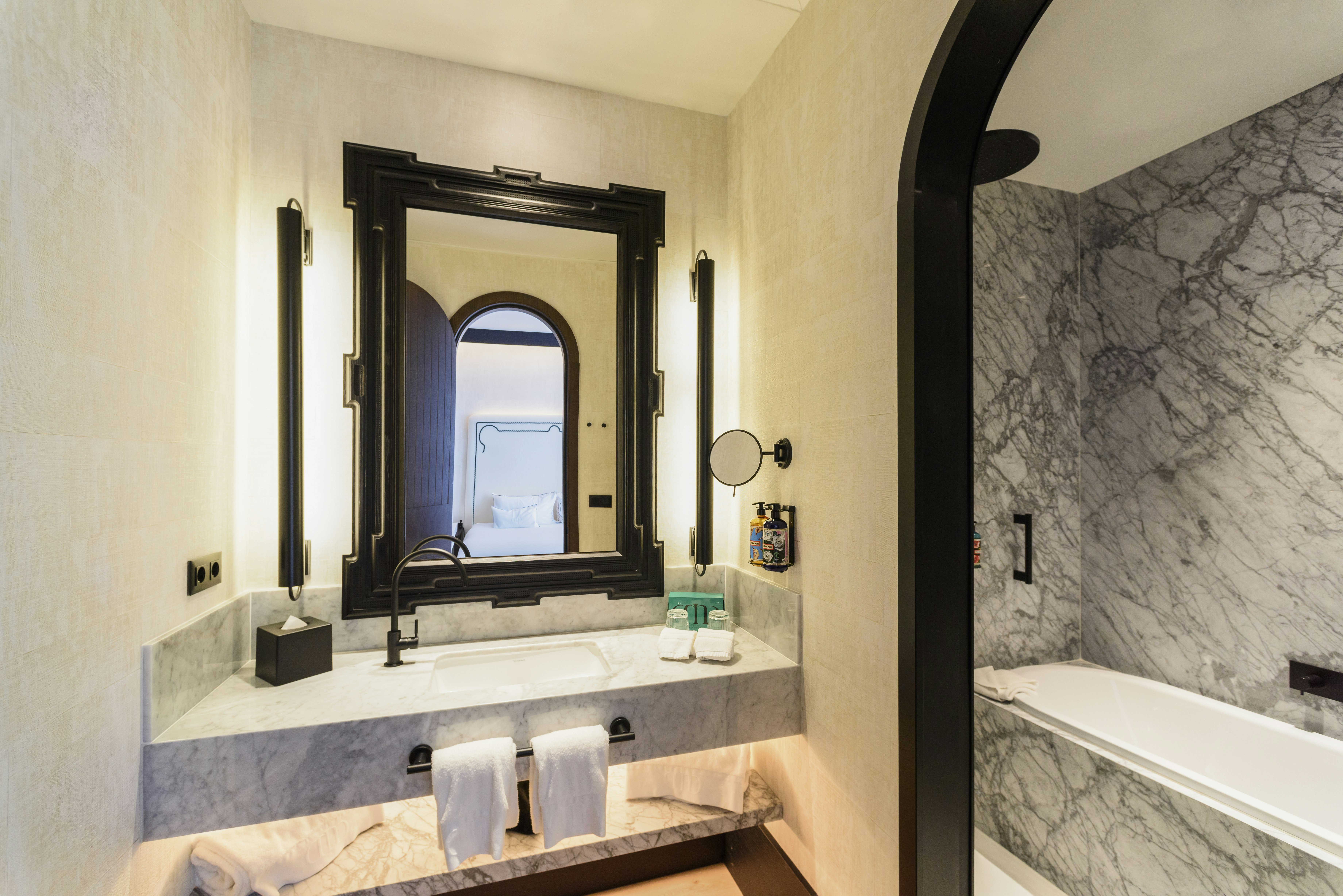 Hotel Montera Madrid, Curio Collection by Hilton 46/50