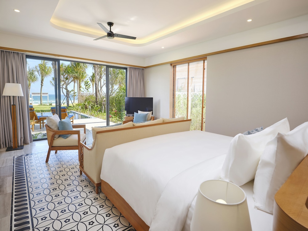 Signature, Noa, King Bed