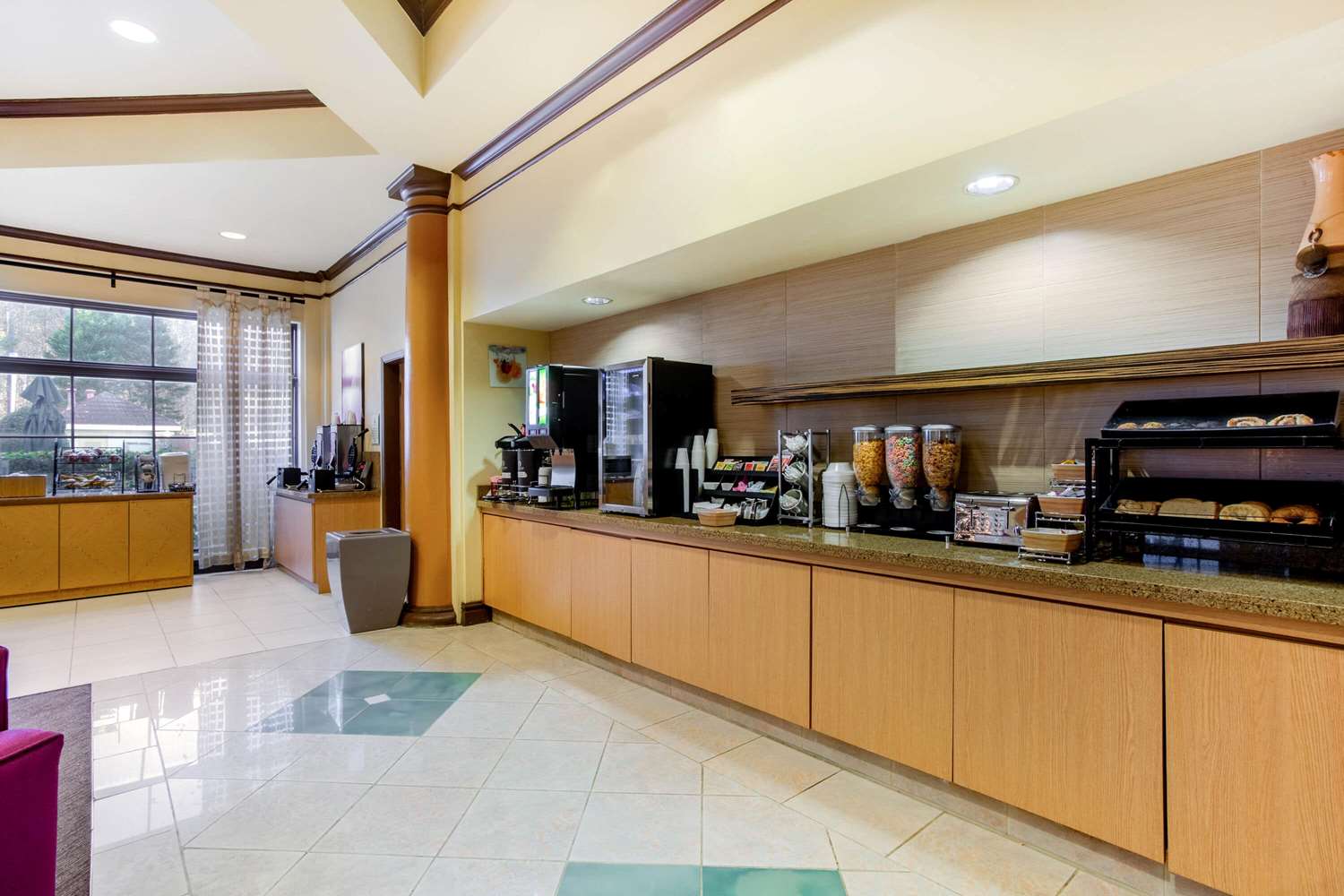 La Quinta Inn Suites Raleigh Crabtree 9/49