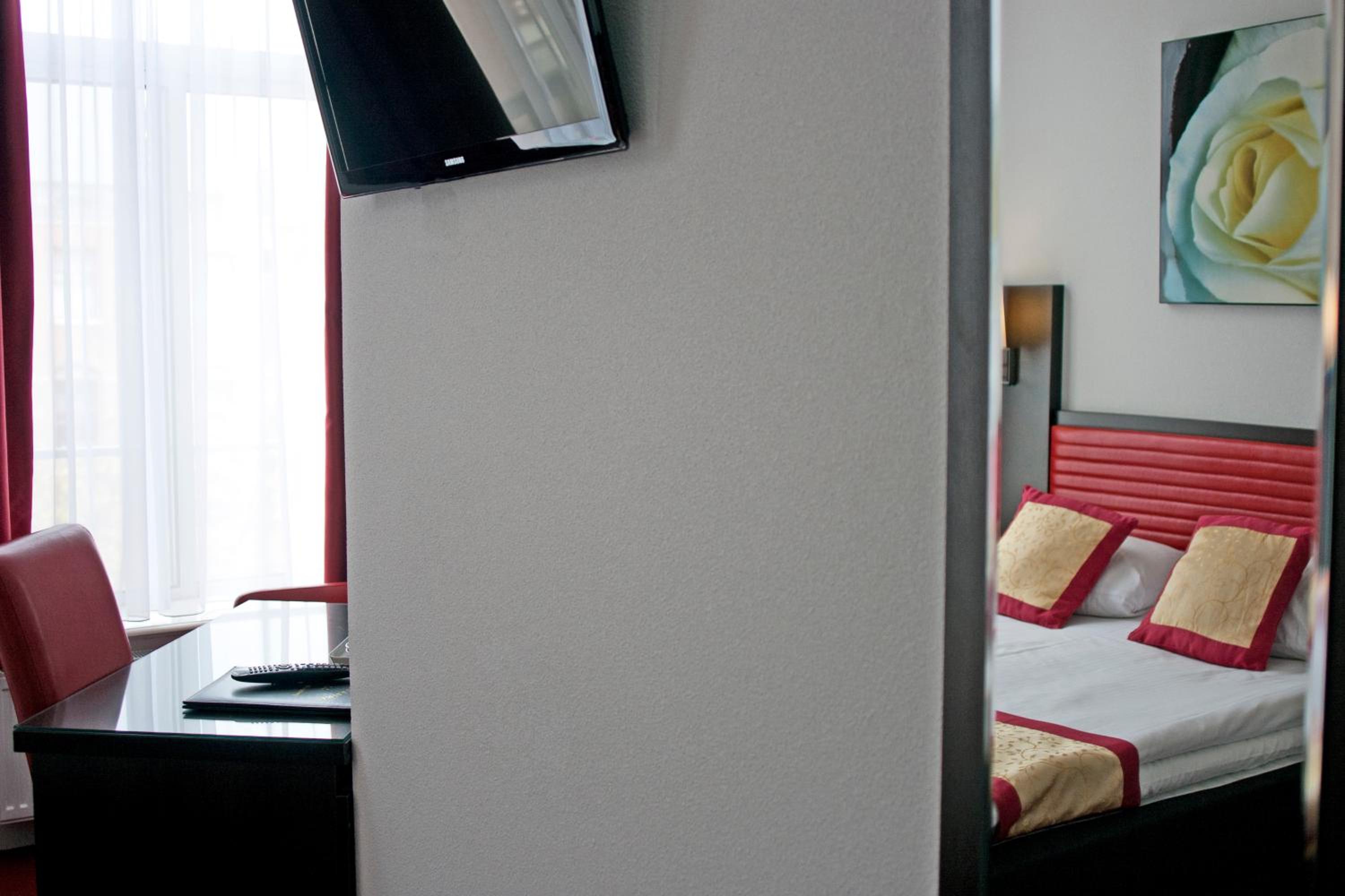 Room, Double Bed, Balcony, Hotel Allure 10/10