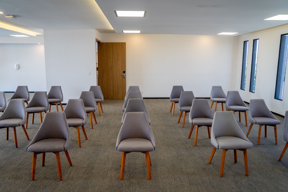 Stadia Suites Queretaro 39/44