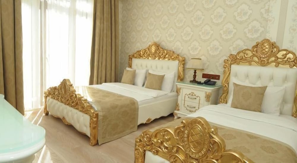 BEST TOWN HOTEL 6/48