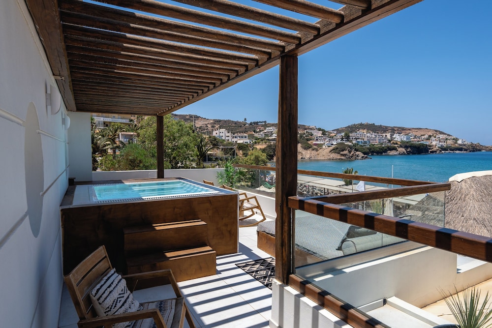 Nostos Beach Boutique Hotel 51/73