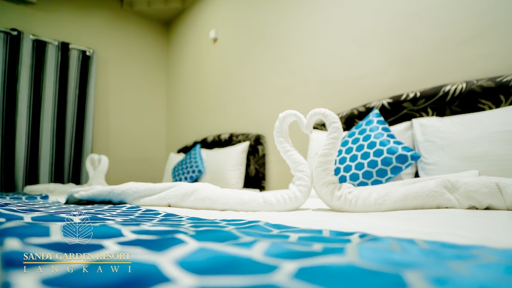 Sandy Garden Resort 12/40