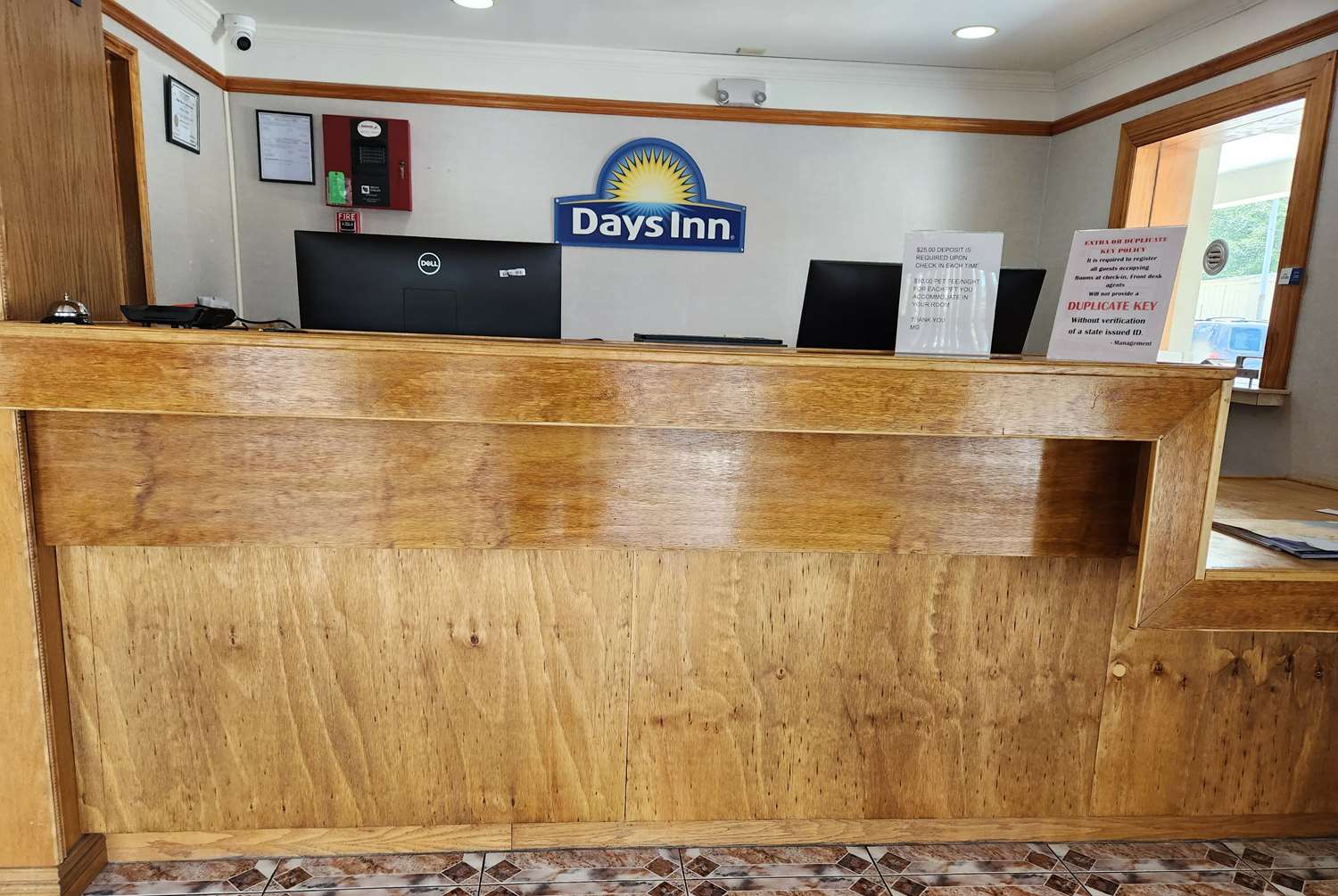 Days Inn by Wyndham Slidell 5/23
