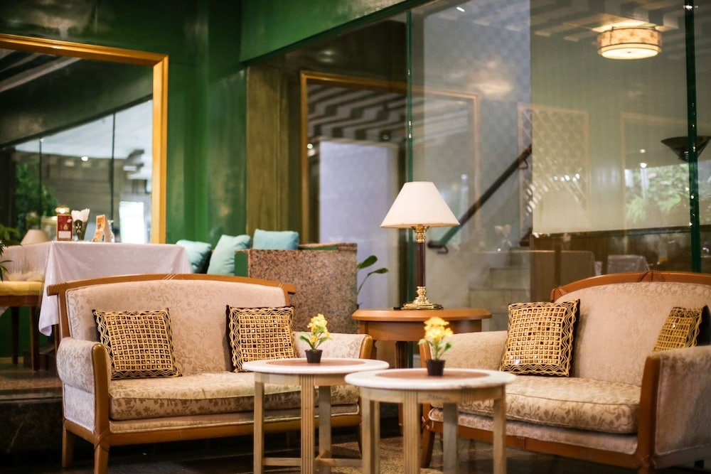Johns Pardede International Hotel 25/36