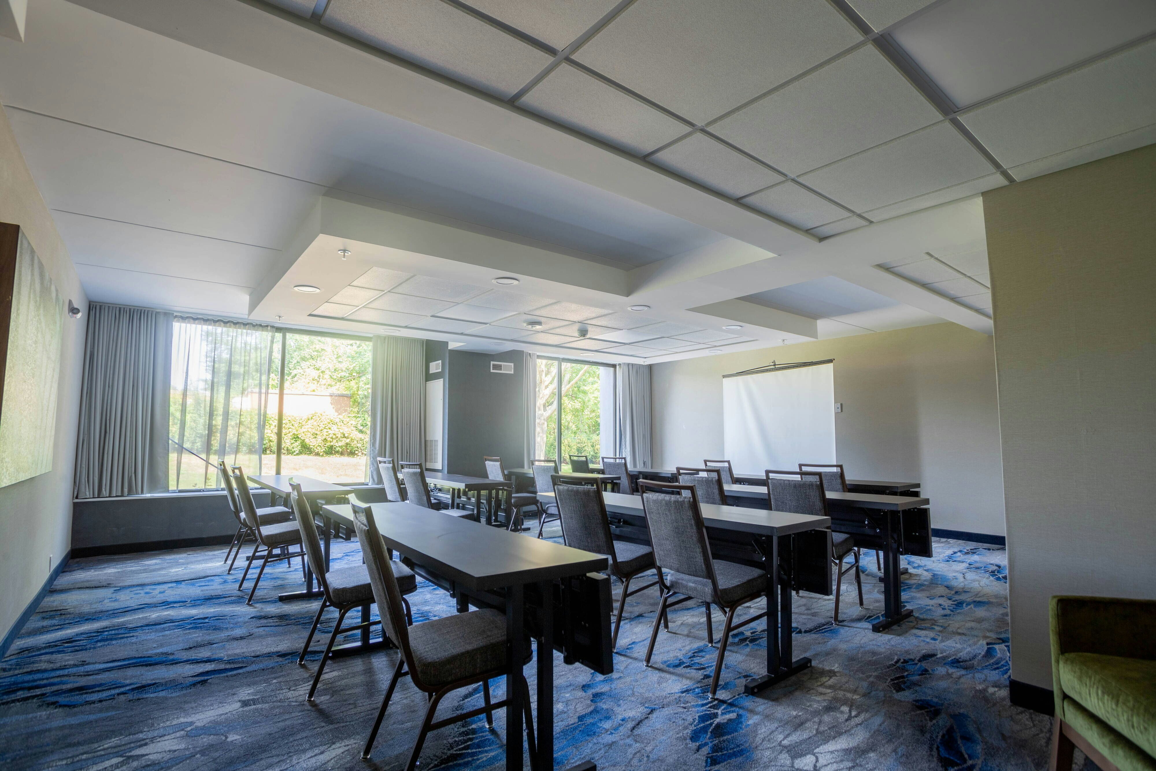 Fairfield Inn & Suites by Marriott Springfield Enfield 21/23
