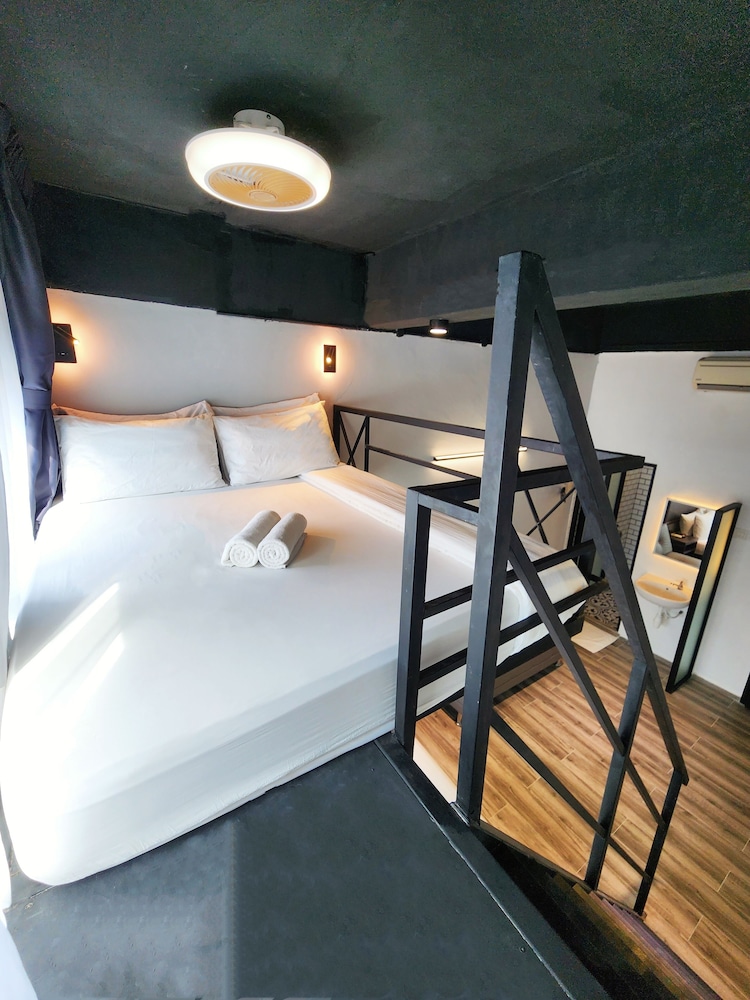 Georgetown Inn by Sky Hive 32/50