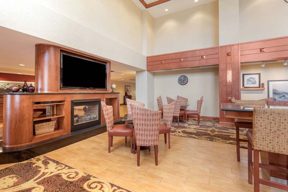 Hampton Inn And Suites Arcata 39/42