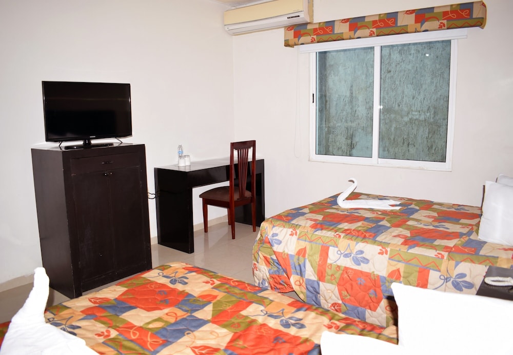 Hotel Juliet 32/34