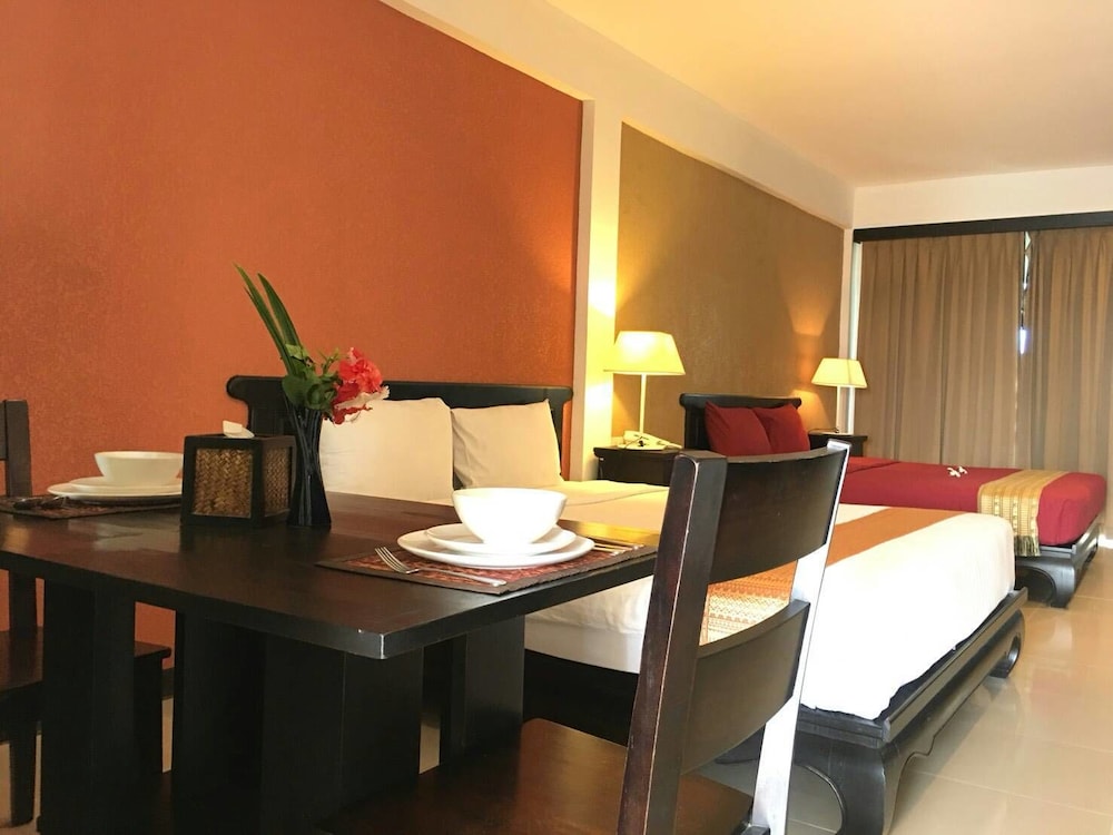 Siam Piman Hotel 61/72