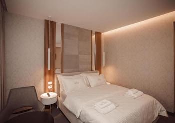 Room at Hotel Chicago, SHKODER