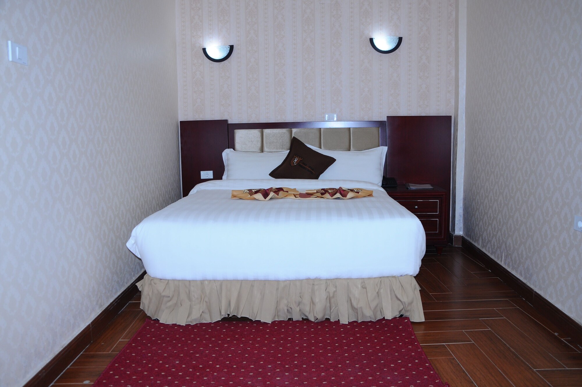 STANDARD, SINGLE, QUEEN BED