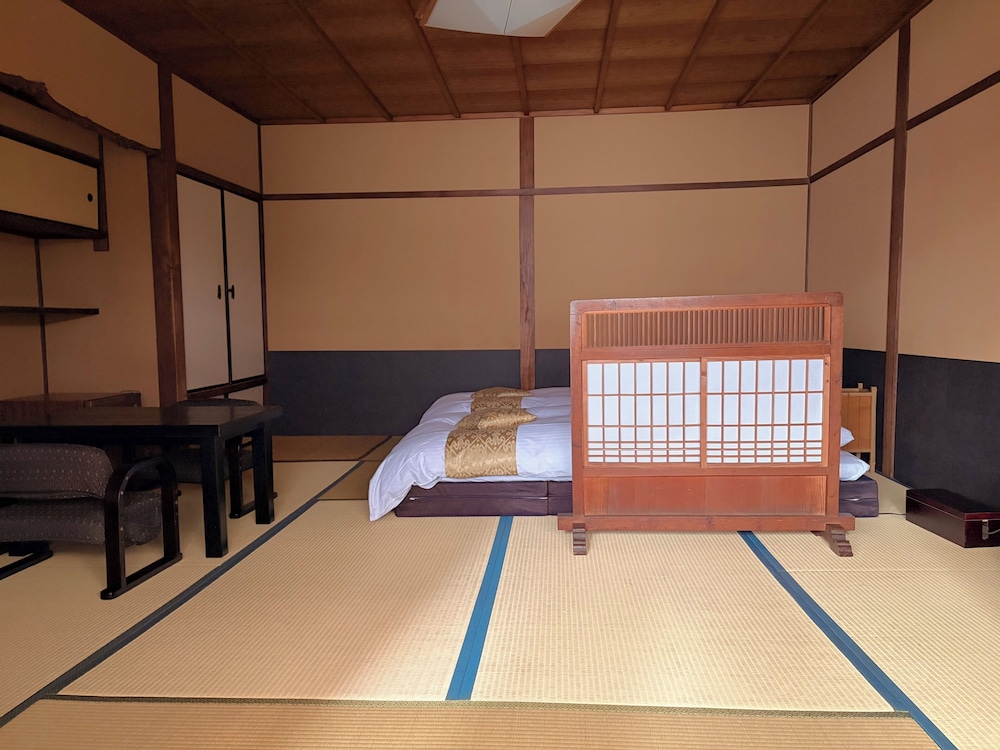 Toshiharu Ryokan 13/50