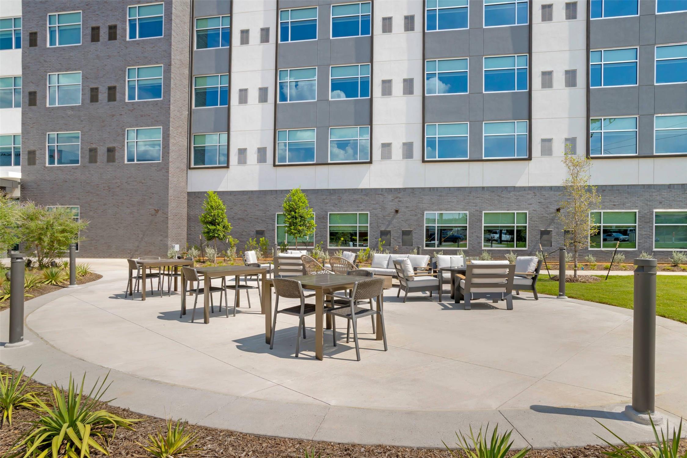 Cambria Hotel Fort Worth - Medical Center 36/39